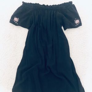 Abercrombie & Fitch Off the Shoulder Black Dress